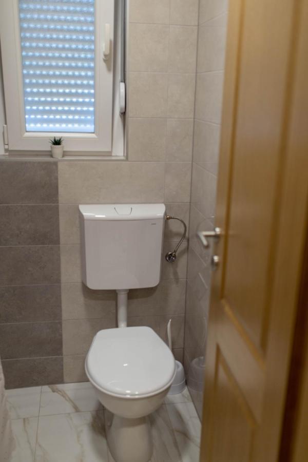 Apartmani Mia Prozor Esterno foto