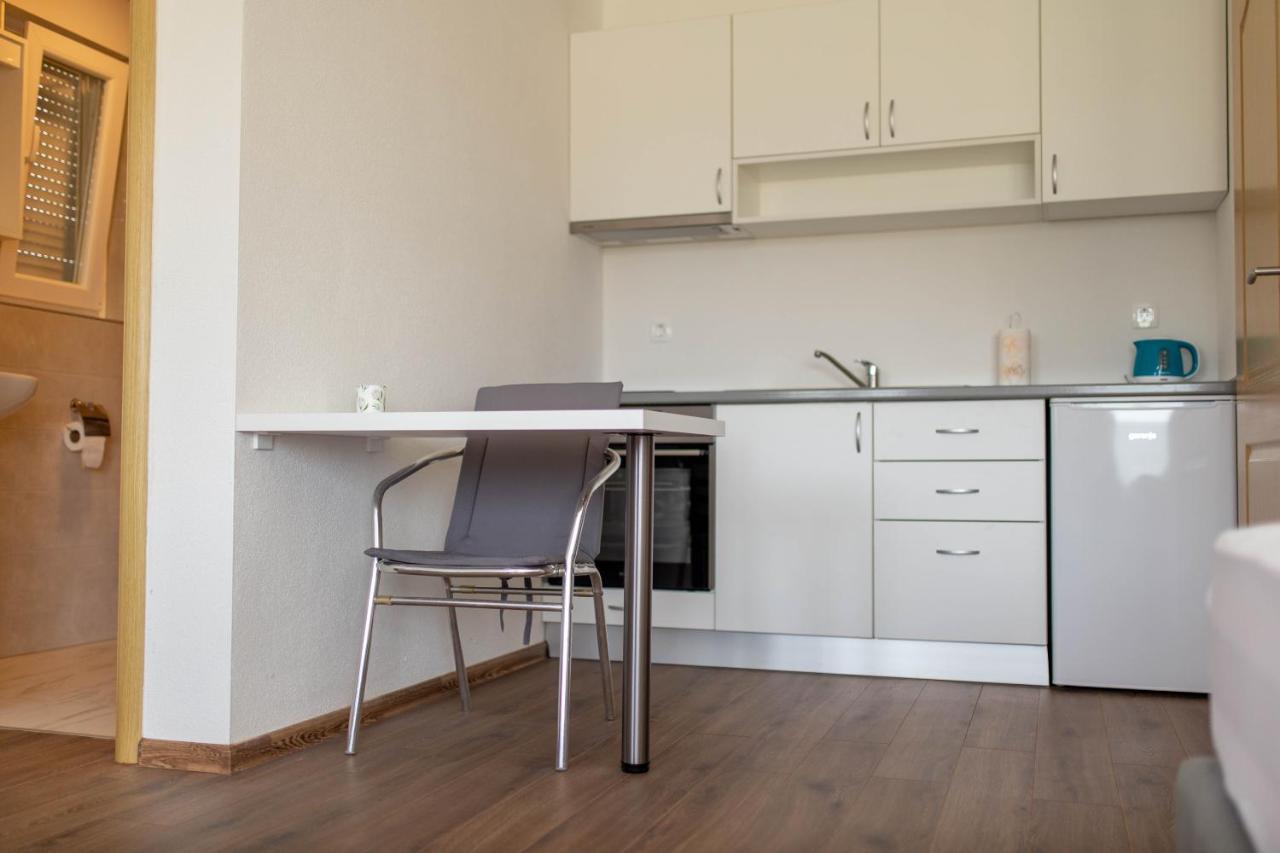 Apartmani Mia Prozor Esterno foto